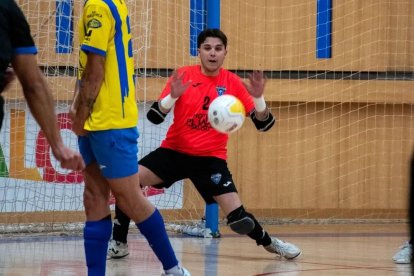 El portero del CFS Salou, Ramon, durante el partido.