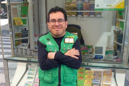 Iván Vila, el repartidor de l'ONCE que ha portat sort a Tortosa.