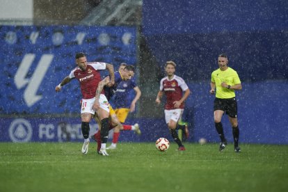 El jugador del Nàstic Marc Fernández durant el duel contra l’Andorra del passat diumenge a l’Estadi Nacional.