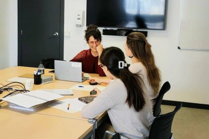 El Departament de Justícia i Qualitat Democràtica, a través del Centre d’Estudis Jurídics i Formació Especialitzada, hi destina prop de 3 MEUR, a raó de 710.400 euros anuals.