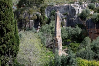 Imagen de la pedrera romana del Mèdol.