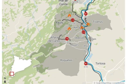 Mapa de situació de l'incendi de Paüls, amb els municipis confinats, les carreteres tallades, i alguns punts on han arribat les flames.