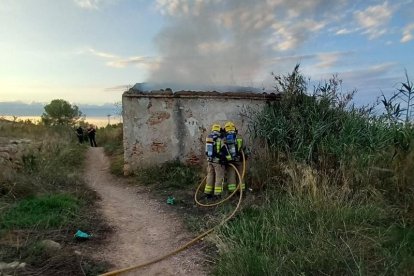 Imatge de la barraca afectada a Torredembarra.