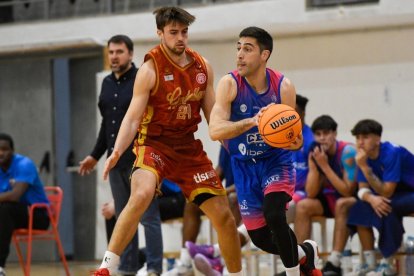 David Fernández durante un partido con el CBT.