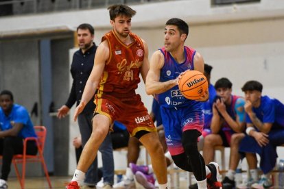 David Fernández durant un partit amb el CBT.