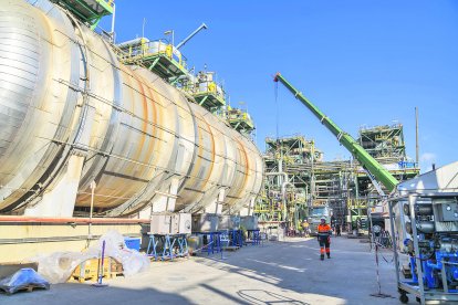 Imagen de archivo del complejo de Repsol, que quiere tener la Ecoplanta del Morell operante el año 2029