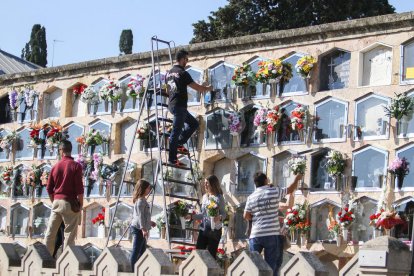 Jornada de Tots Sants al cementiri de Trragona