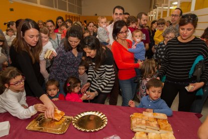 La regidoria d'Ensenyament i Política Lingüística a través de Mas Pintat, l'equipament municipal que dóna suport a la infància i a les famílies, va organitzar una festa aquest dilluns 21 de novembre amb motiu del Dia Internacional de la Infància.

L'acte va comptar amb l'actuació del músic i cantant 