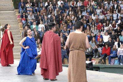 4.000 estudiants de Catalunya, València i Osca han assisit a la 21a edició del Festival Juvenil de Teatre Grecollatí que s'ha celebrat a Tarragona, al Camp de Mart i al Teatre Tarragona. Durant la mostra han gaudit d'una tragèdia d'Eurípides i d'una comèdia de Plaute.