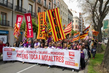 Centenars de persones han sortit al carrer