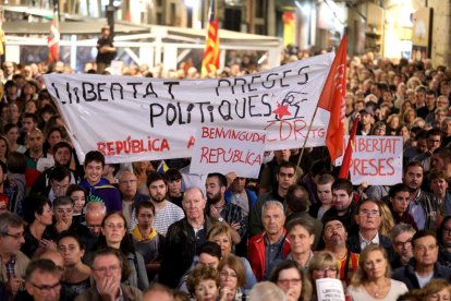 Concentracions a Tarragona contra l'empressonament del Govern català i els Jordis.