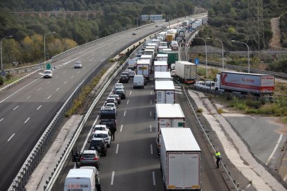 Retencions a l'AP-7 a l'alçada del Polígon Francolí de Tarragona.