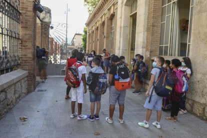 Primer dia dels nous curs a l'Escola Prat de la Riba de Reus amb les mesures de seguretat obligades per la pandèmia.