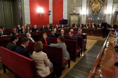 Els dotze polítics independentistes acusats en l'inici del judici del procés