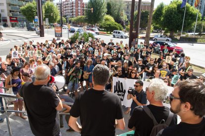 Protesta de les autoescoles de Tarragona per la manca d'examinadors