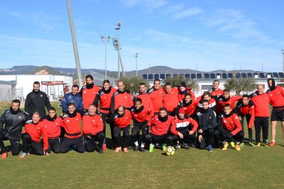 El CF Reus Genuine entrena con el primer equipo.