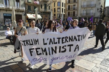 Recull de les millors imatges de la manifestació del Dia de la Dona a Reus