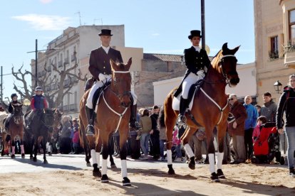 Imatges dels Tres Tombs celebrats a Valls el diumenge 15 de gener del 2017.