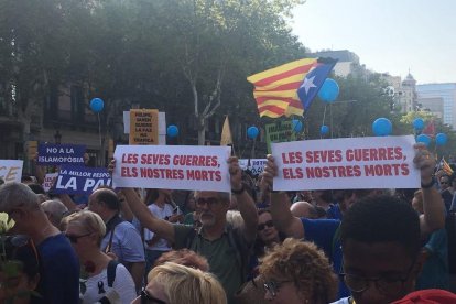 Manifestación 'No tinc por' en Barcelona contra el terrorismo, la abanica de armas y a favor de la paz.