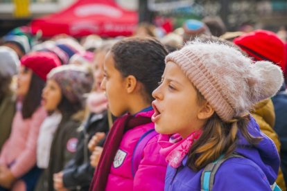 Més de 1.200 alumnes de primària han participat en aquest acte per donar la benvinguda a les festes nadalenques