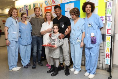 Els futbolistes del Nàstic entreguen premis a l'Hospital Joan XXIII