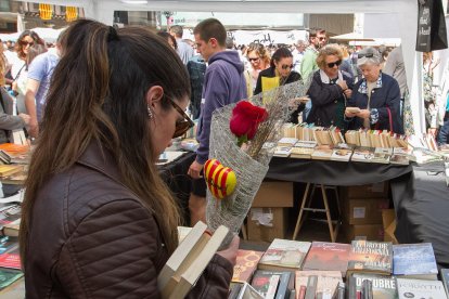 Imágenes de la Festividad de Sant Jordi en Reus.