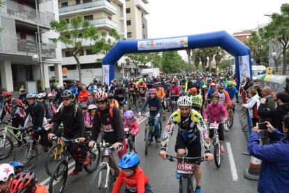 Imatges de la sortida de la 27ª Bicicletada Popular de Tarragona.