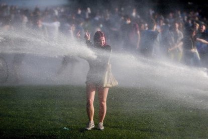 El festival falso reunió miles de jóvenes que fueron dispersados por la policía.