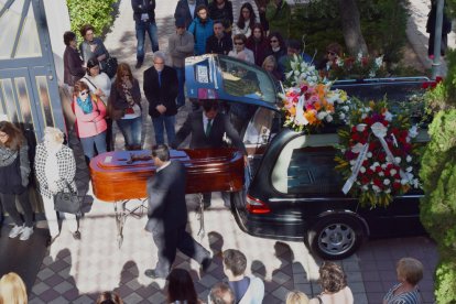 La iglesia de Sant Fructuós de Tarragona se ha llenado de amigos y familiares para despedirse de la psicóloga tarraconense.