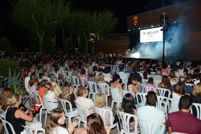 Imagen de archivo de la fiesta de playback de la Pobla, uno de los actos más multitudinarios.