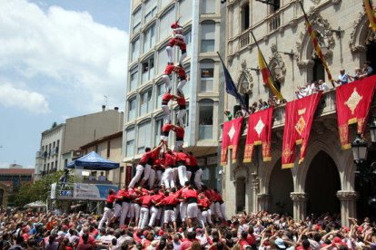 2de9 de la Colla Joves dels Xiquets de Valls a Terrassa.