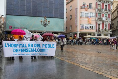 Concentración del Comité de Empresa en el Mercadal, en el 2015.