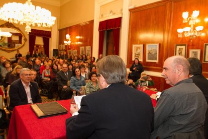 Llach: «Estem determinats i, si ens inhabiliten, queda el vostre poder»