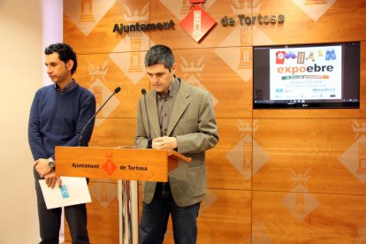 El regidor de Promoció Econòmica i Fires de Tortosa, Emili Lehmann, presentant les primeres novetats de la 72a edició d'Expoebre en roda de premsa, el 9 de març de 2016. (horitontal)