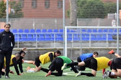 Els futbolistes del CF Reus, entrenant.