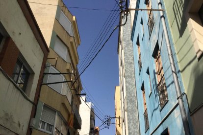 Abellò reprocha que no se elimine el cableado aéreo del Serrallo a pesar de tener una partida para hacerlo