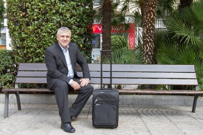 José Espatero, jefe de marketing de Ryanair, este martes en la plaza Prim.