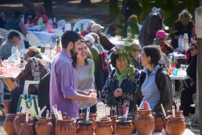 Després de la plantada d'arbres, ha tingut lloc el dinar popular amb l'Olla.