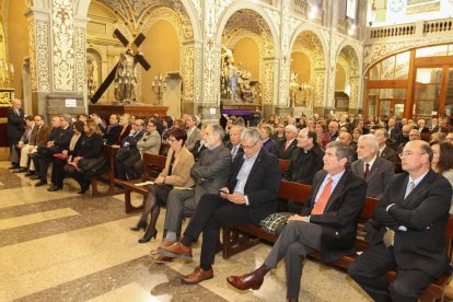 L'església de Sant Agustí, museu provisional de la Setmana Santa, ple per escoltar el Pregó.