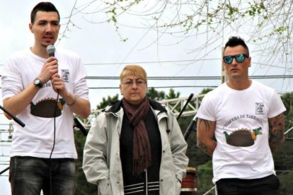 Adrià Recasens, Rosa Puig i Paco Ruiz en  un acte del barri.