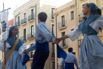 Tarragona es belluga al ritme del 26è Festival de danses tradicionals