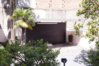 Vecinos del IMAC denuncian el exceso de ruido del bar que hay en el jardín