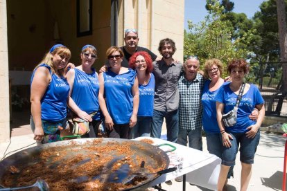 Parc Riu Clar clou les festes de barri amb una gran fideuada