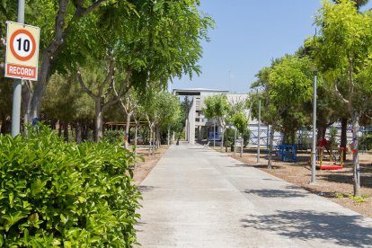 El centre de La Marinada disposa d'un gimnàs adaptat a l'aire lliure per a fer activitats.