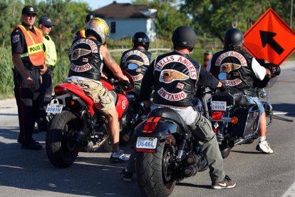 Imatge d'una marxa del grup Motor Club Hells Angels.