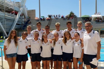 L'equip infantil del Club Natació Tarragona, al complet.