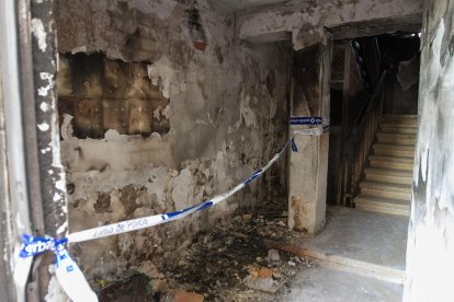 Crema un habitatge de matinada al carrer Milà i Fontanals