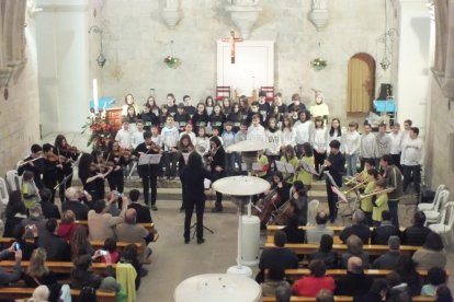 La música inunda l'església de Sant Salvador de Vimbodí i Poblet amb el Concert Comarcal de Primavera