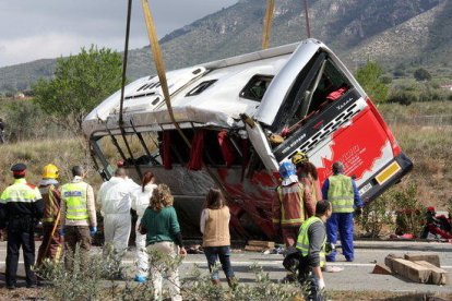 El atestado policial apunta que el conductor del autocar de Freginals se durmió