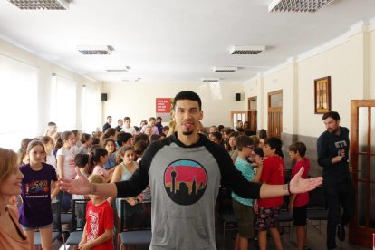 Danny Green ha visitat aquest matí el col·legi Sagrat Cor de Tarragona.